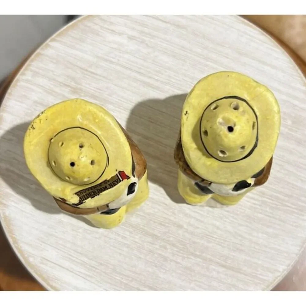 Vintage Mexican Men Salt‎ Pepper Shakers Sombrero Tequila Sitting Siesta Japan